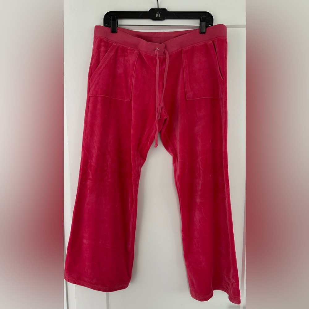 Authentic Juicy Couture Pink Velour Pants with Pockets
Size XL